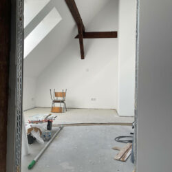 Dachgeschoßausbau zu 2 Eigentumswohnungen im Umfeld von Mittenwalde