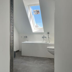 Dachgeschoßausbau zu 2 Eigentumswohnungen im Umfeld von Mittenwalde