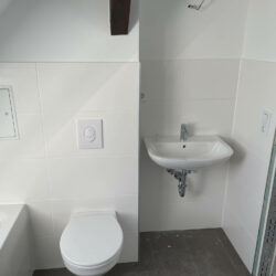 Dachgeschoßausbau zu 2 Eigentumswohnungen im Umfeld von Mittenwalde